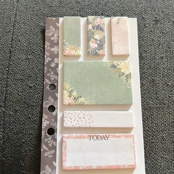 Massive personal size planner clean out. - Picture 9 of 14